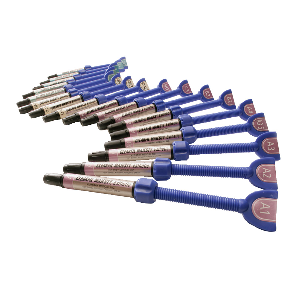 Clearfil Majesty Esthetic A2, 3,6 g spuit